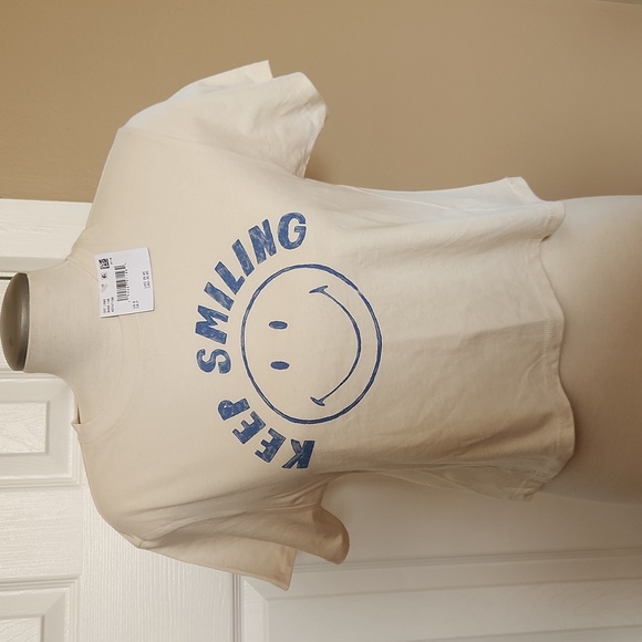 American Eagle Keep Smiling T Shirt - Picture 2 of 6